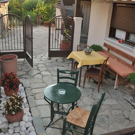 Guesthouse Bloutsos Rooms Kastraki  ภายนอก รูปภาพ