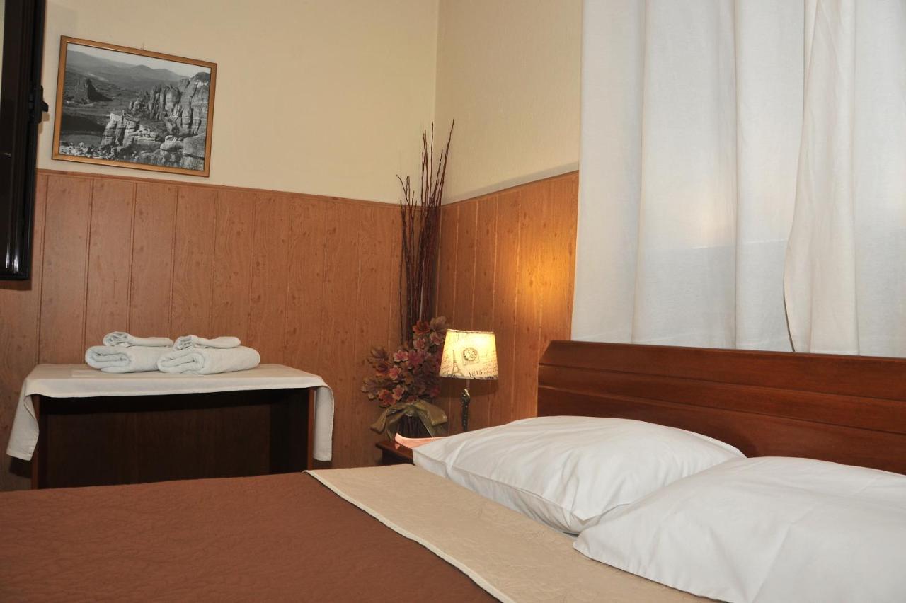 Guesthouse Bloutsos Rooms Kastraki  ภายนอก รูปภาพ