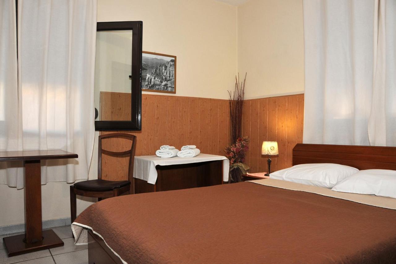 Guesthouse Bloutsos Rooms Kastraki  ภายนอก รูปภาพ