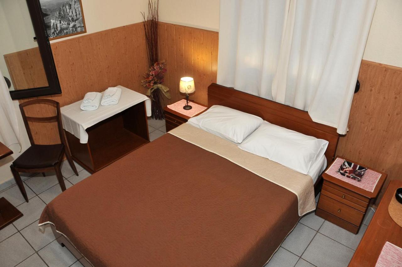 Guesthouse Bloutsos Rooms Kastraki  ภายนอก รูปภาพ
