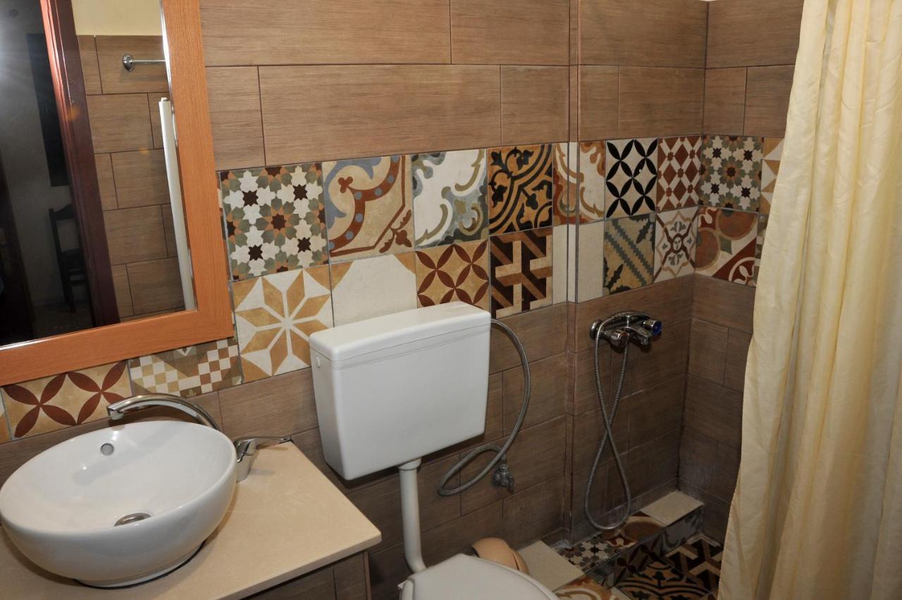 Guesthouse Bloutsos Rooms Kastraki  ภายนอก รูปภาพ