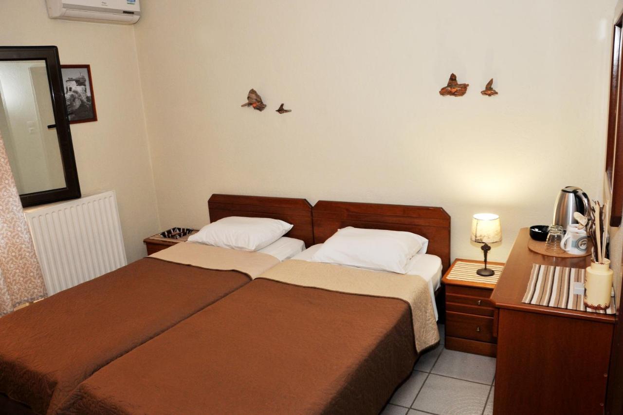 Guesthouse Bloutsos Rooms Kastraki  ภายนอก รูปภาพ