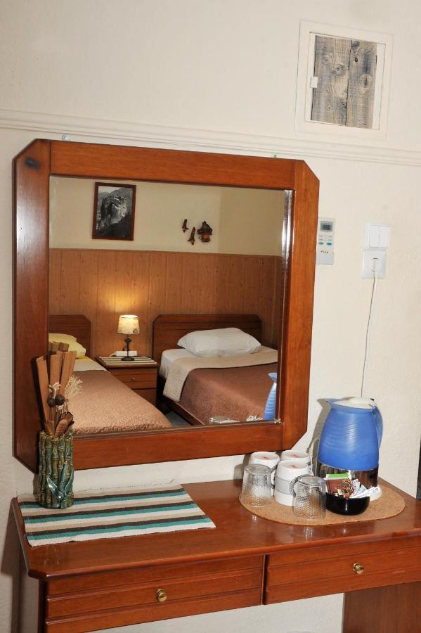 Guesthouse Bloutsos Rooms Kastraki  ภายนอก รูปภาพ