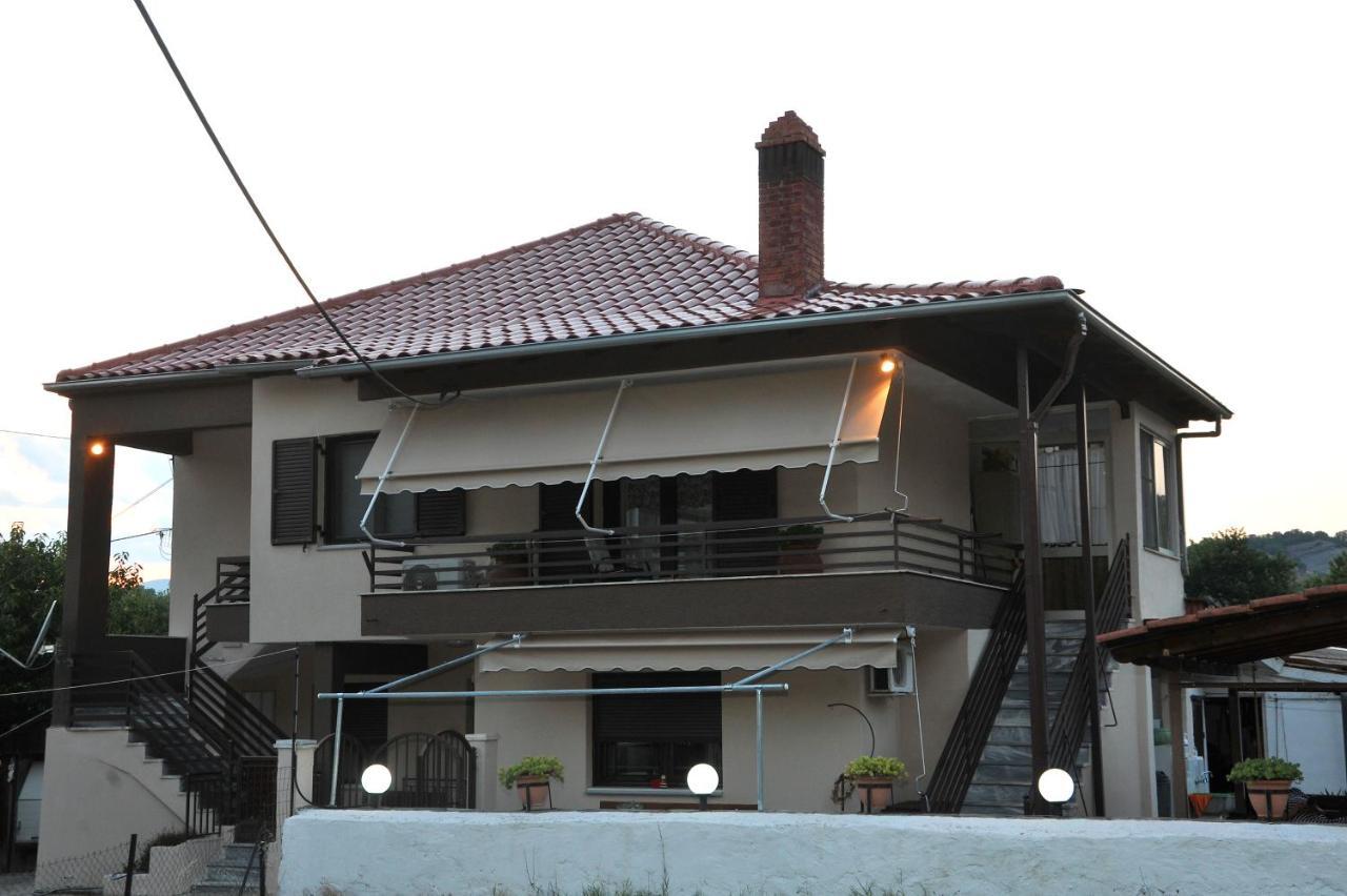 Guesthouse Bloutsos Rooms Kastraki  ภายนอก รูปภาพ