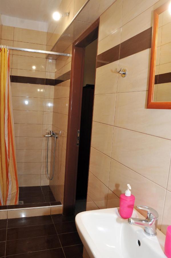 Guesthouse Bloutsos Rooms Kastraki  ภายนอก รูปภาพ